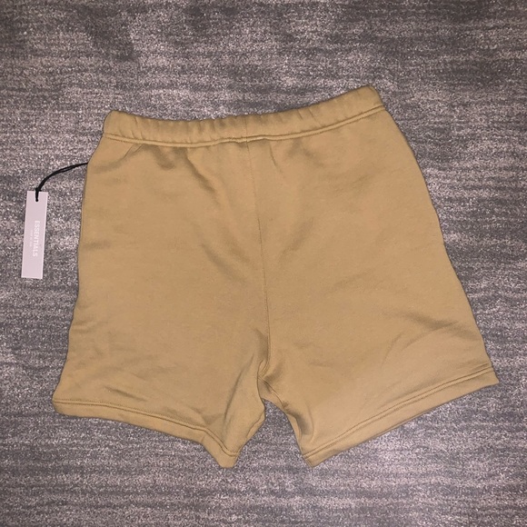 NEW!!! Essentials Fear of God shorts - Picture 7 of 8